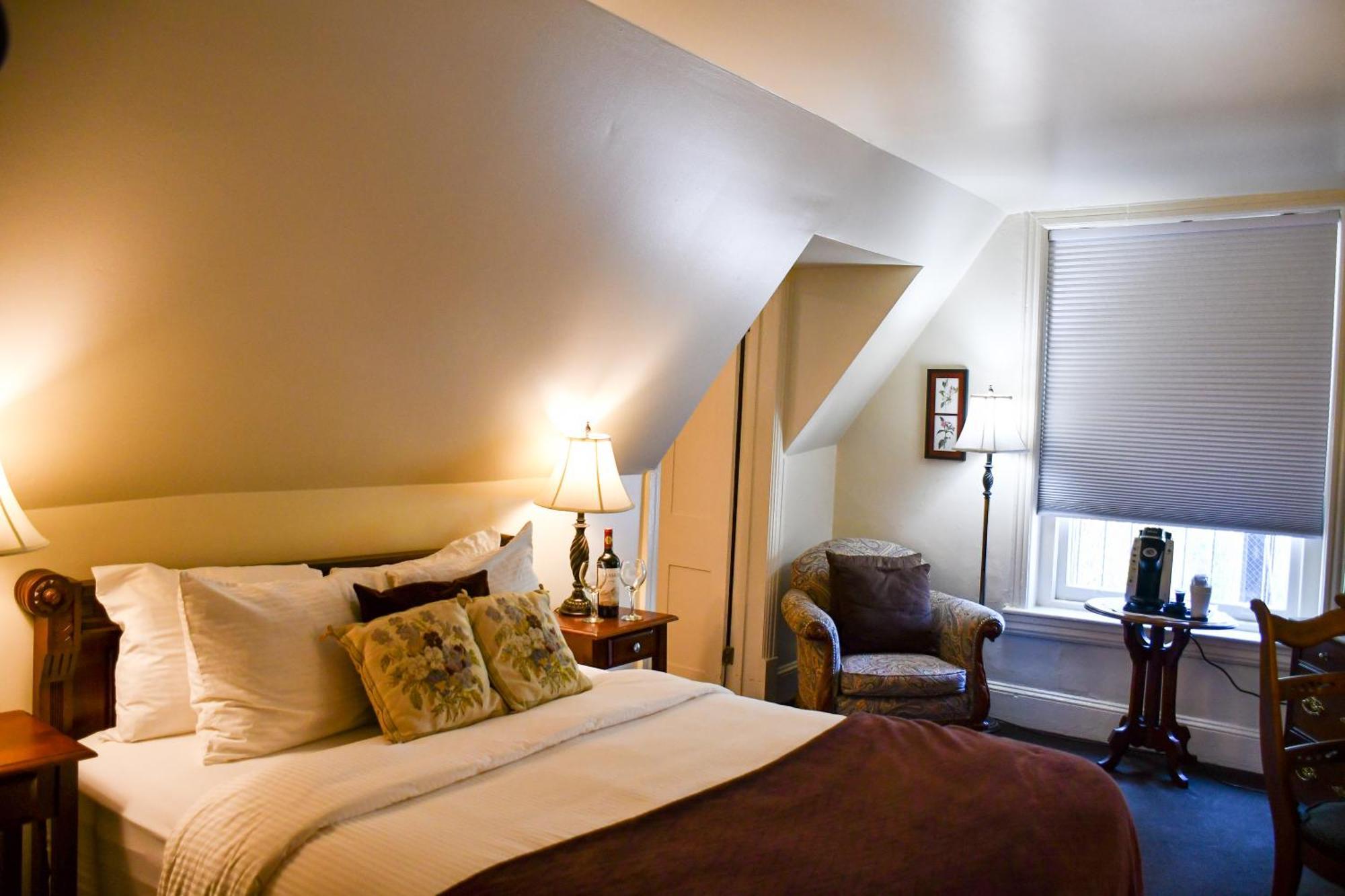The Sayre Mansion 3*