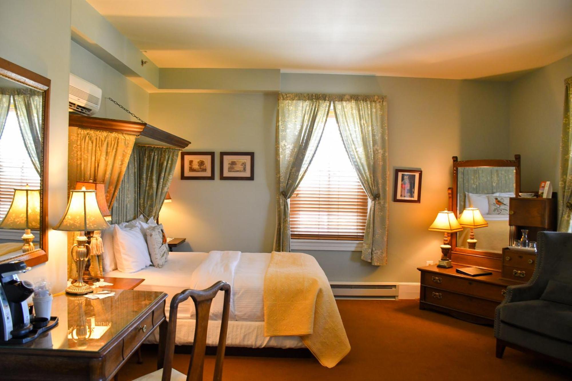 The Sayre Mansion Bed & Breakfast 3*