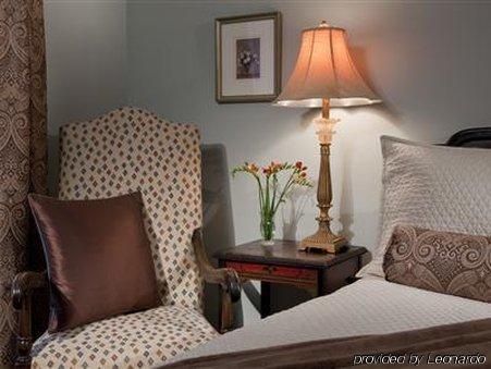 The Sayre Mansion Bed & Breakfast 3*